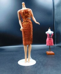 992 BARBIE DOLL GOLDEN ELEGANCE RED & GOLD BROCADE DRESS 1963 & RED VELVET PURSE